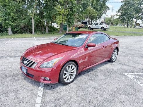 Used 2014 INFINITI Q60 Convertible w/ Premium Package RWD image 5