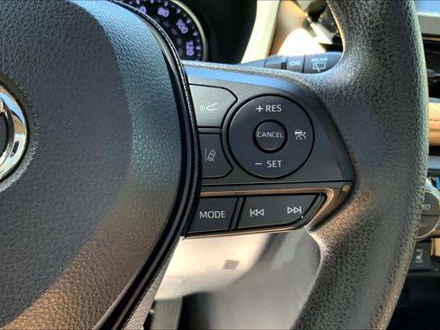 Used 2019 Toyota RAV4 XLE w/ Convenience Package FWD image 23