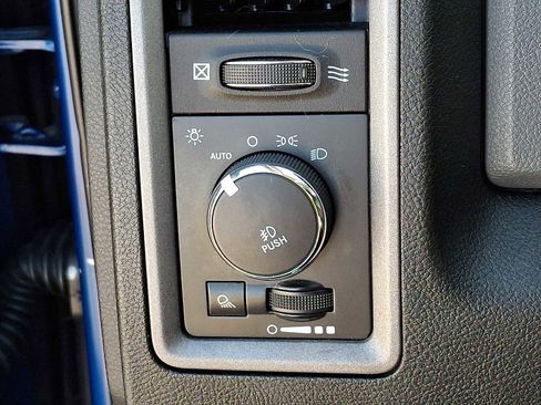 Used 2015 RAM 1500 Express AWD/4WD image 24
