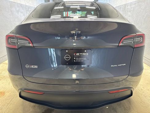 Used 2023 Tesla Model Y Long Range AWD/4WD image 27