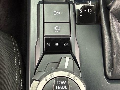 Certified 2025 Toyota Tacoma TRD Off-Road image 24