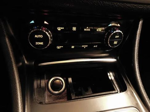 Used 2019 Mercedes-Benz CLA 250 image 30