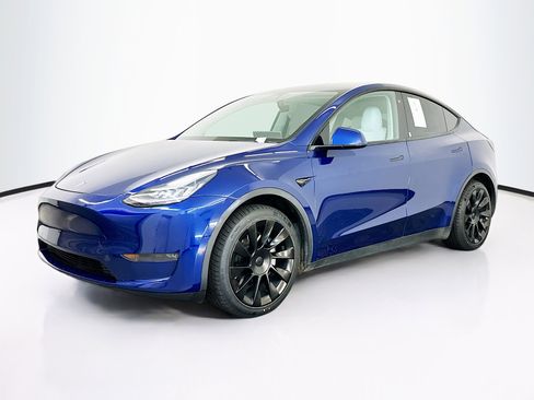 Used 2020 Tesla Model Y Long Range image 3