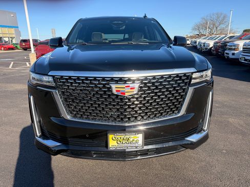 Used 2024 Cadillac Escalade ESV Premium Luxury image 8