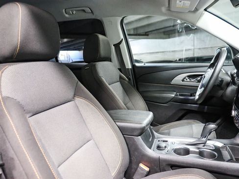 Used 2020 Chevrolet Traverse LS FWD image 17