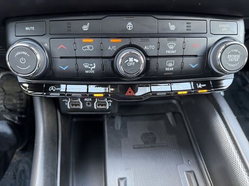 Used 2022 Dodge Durango GT AWD/4WD image 21