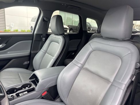 Used 2022 Lincoln Corsair AWD w/ Premium Package image 12
