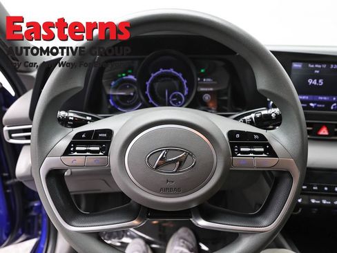 Used 2022 Hyundai Elantra Blue w/ Cargo Package FWD image 10