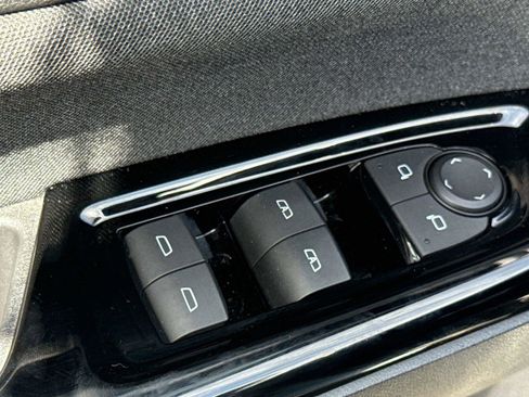 Used 2024 Honda Prologue EX image 18