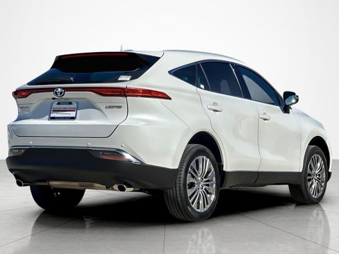 Used 2024 Toyota Venza Limited image 5