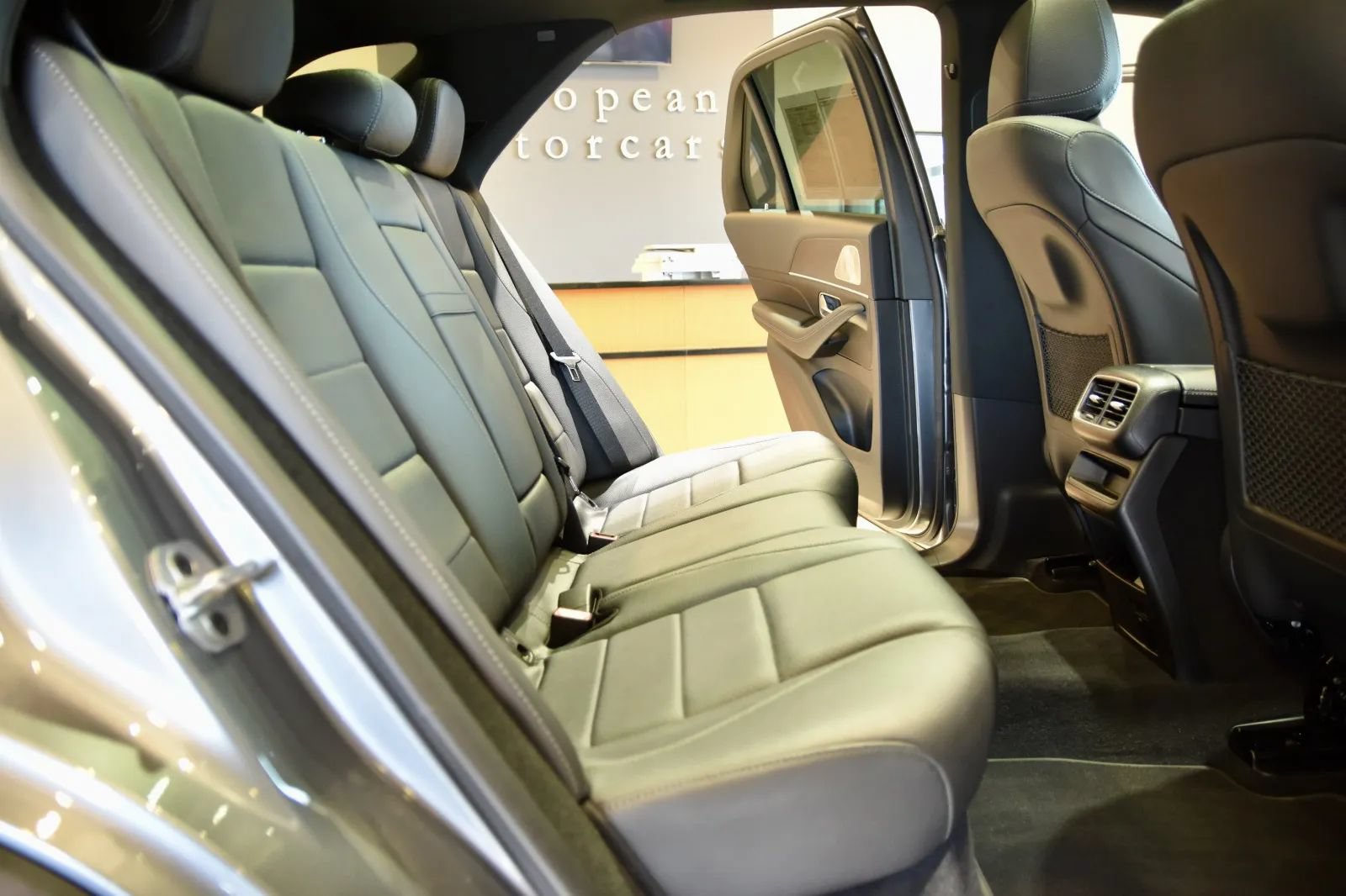 Used 2023 Mercedes-Benz GLE 350 4MATIC w/ Premium Package image 25