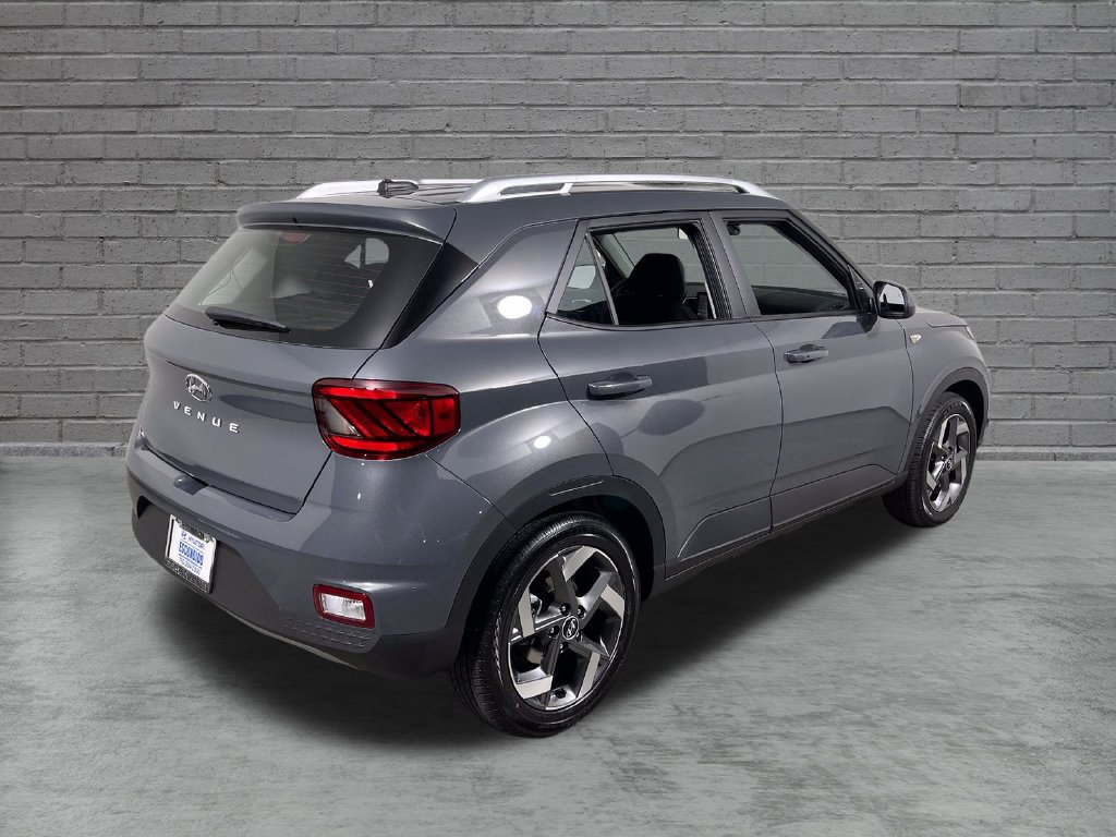 New 2026 Hyundai Venue SEL FWD image 5