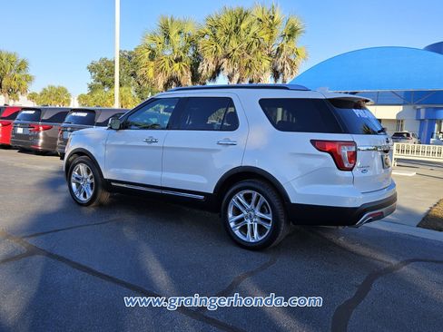 Used 2017 Ford Explorer Limited w/ Class II Trailer Tow Package image 3