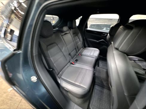 Used 2019 Porsche Cayenne AWD/4WD image 30