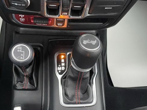 Used 2022 Jeep Wrangler Unlimited Rubicon w/ Cold Weather Group image 33