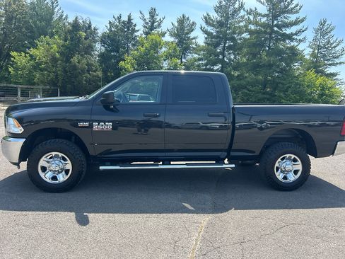 Used 2018 RAM 2500 Tradesman w/ Chrome Appearance Group AWD/4WD image 8