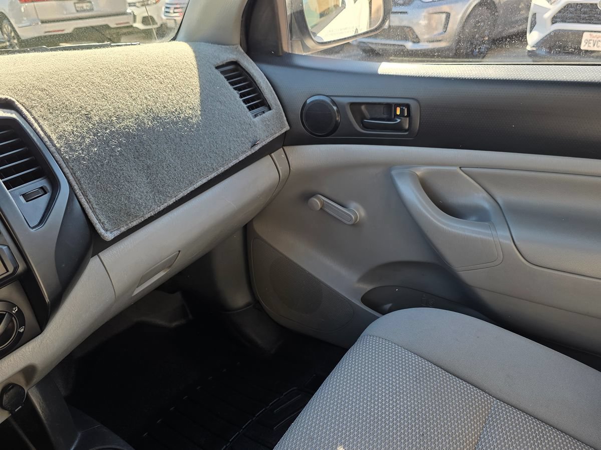 Used 2012 Toyota Tacoma 2WD Regular Cab image 25
