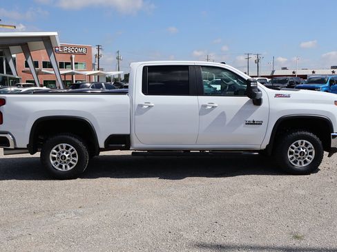 Used 2024 Chevrolet Silverado 2500 LT w/ Texas Edition AWD/4WD image 8