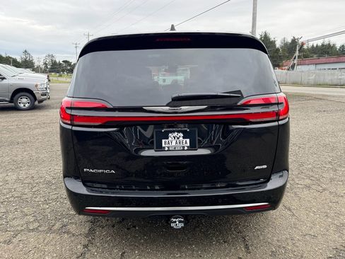 New 2026 Chrysler Pacifica Pinnacle image 6