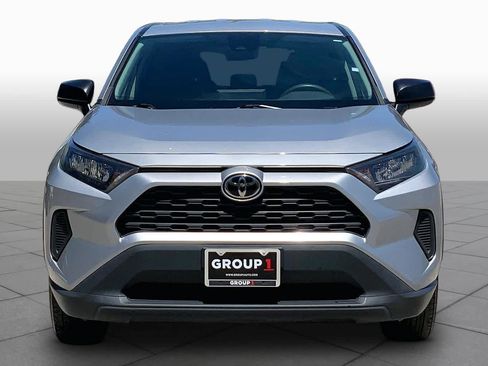 Used 2022 Toyota RAV4 LE FWD image 4