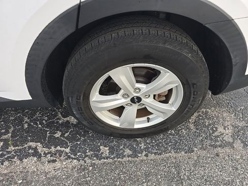 Certified 2023 Kia Sorento LX image 22