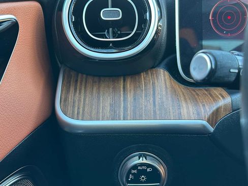 Used 2024 Mercedes-Benz C 300 4MATIC Sedan image 29