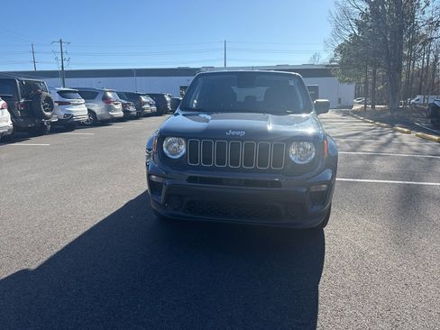 Used 2023 Jeep Renegade Latitude image 2