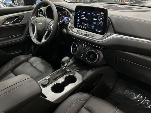 Used 2025 Chevrolet Blazer LT w/ Sound & Technology Package AWD/4WD image 18