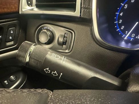 Used 2015 Cadillac SRX Luxury w/ Driver Awareness Package image 23