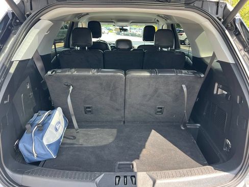 Used 2024 Ford Explorer XLT w/ Equipment Group 202A AWD/4WD image 24
