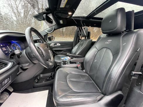 Used 2019 Chrysler Pacifica Touring-L Plus w/ Advanced Safetytec Group image 34