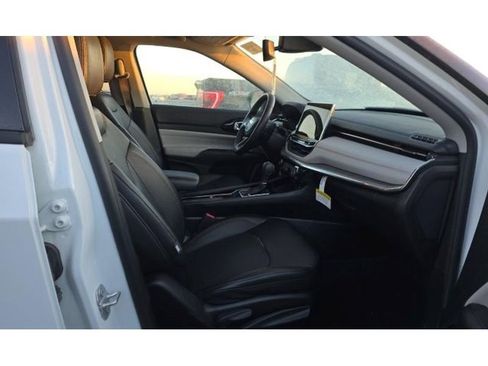 Used 2022 Jeep Compass Limited AWD/4WD image 6