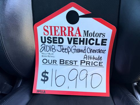Used 2018 Jeep Grand Cherokee Altitude AWD/4WD image 9