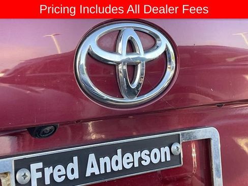 Used 2022 Toyota RAV4 XLE Premium AWD/4WD image 7