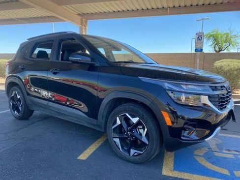 Used 2025 Kia Seltos S image 4