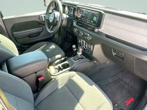 New 2025 Jeep Gladiator Sport image 10