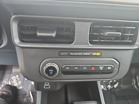 New 2025 Ford Maverick XL image 40