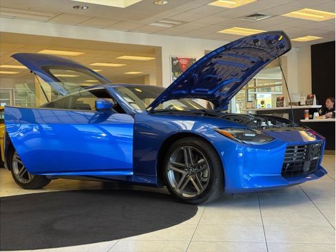 Used 2025 Nissan Z Sport w/ Floor Mat Package RWD image 29