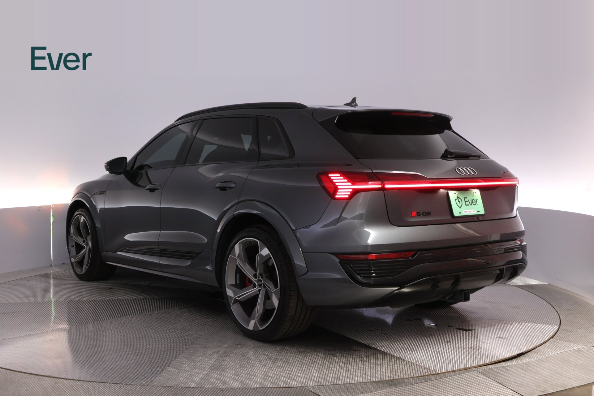 Used 2024 Audi SQ8 e-tron Premium Plus w/ Black Optic Package AWD/4WD image 17