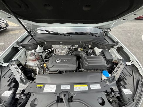 Certified 2022 Volkswagen Atlas Cross Sport SE AWD/4WD image 31