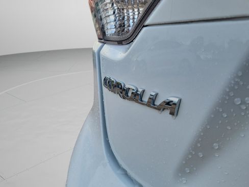 Used 2020 Toyota Corolla LE image 6