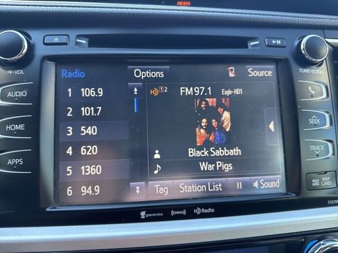 Used 2019 Toyota Highlander XLE image 17