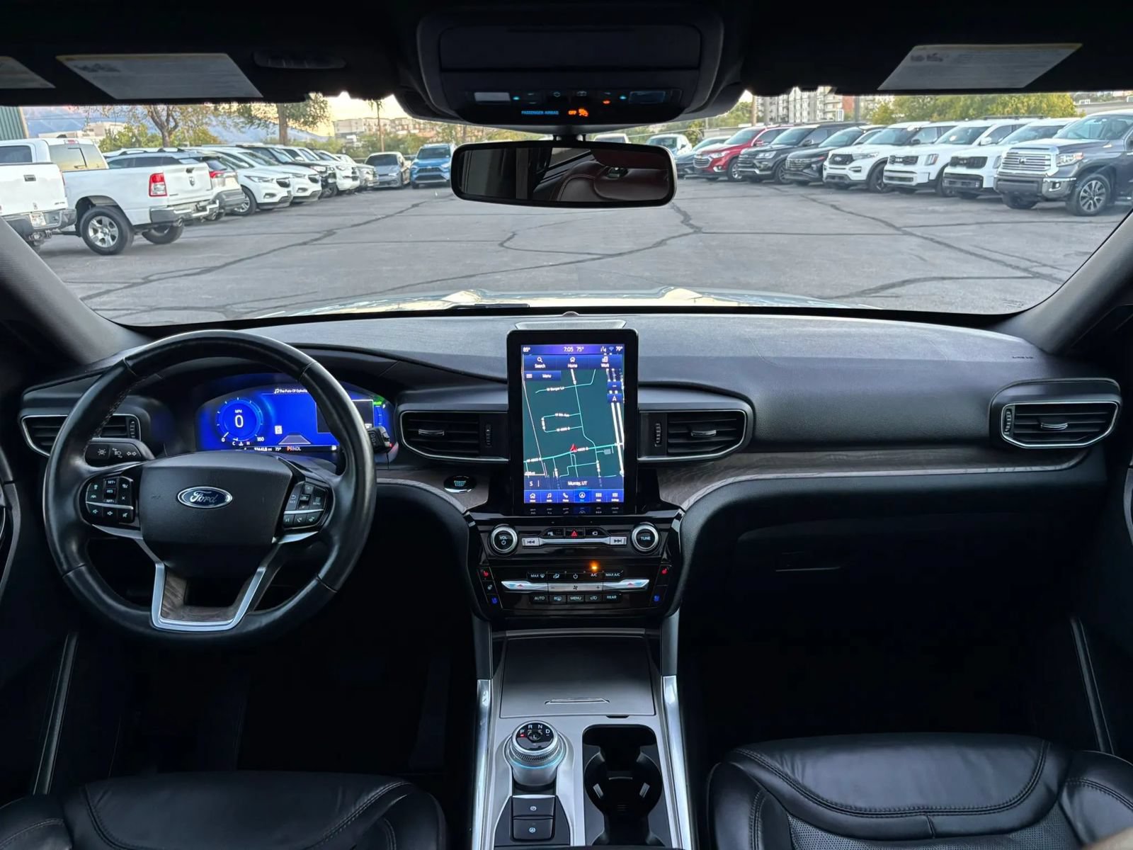 Used 2023 Ford Explorer Platinum w/ Technology Package AWD/4WD image 13