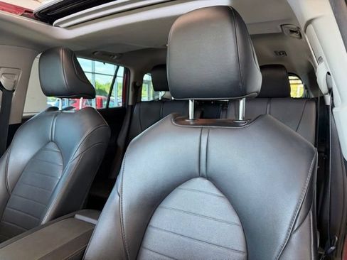 Used 2021 Toyota Highlander XLE FWD image 6