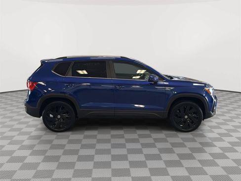 Used 2024 Volkswagen Taos SE w/ Black Wheel Plus Package AWD/4WD image 4