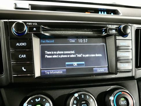 Used 2017 Toyota RAV4 LE image 18