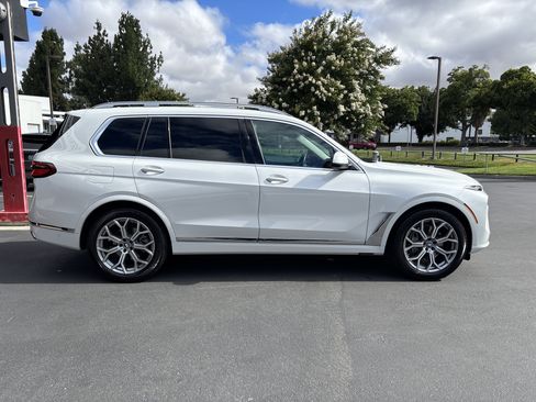 Used 2026 BMW X7 xDrive40i AWD/4WD image 11