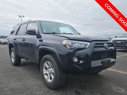 Used 2022 Toyota 4Runner SR5 Premium w/ Moonroof Package image 4