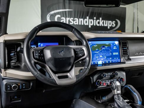 Used 2022 Ford Bronco Wildtrak image 15