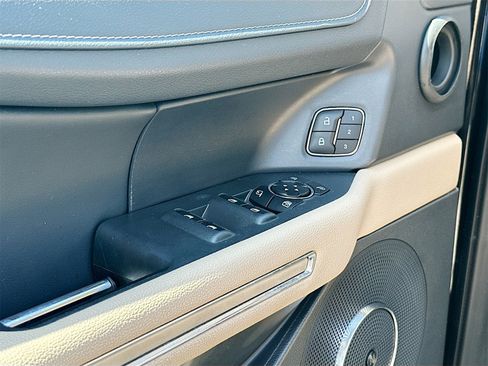 Used 2024 Ford Expedition Limited image 18